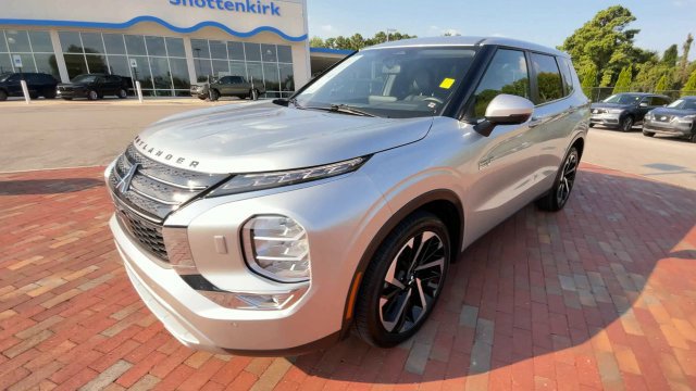 Used 2025 Mitsubishi Outlander SE AWD/4WD image 5