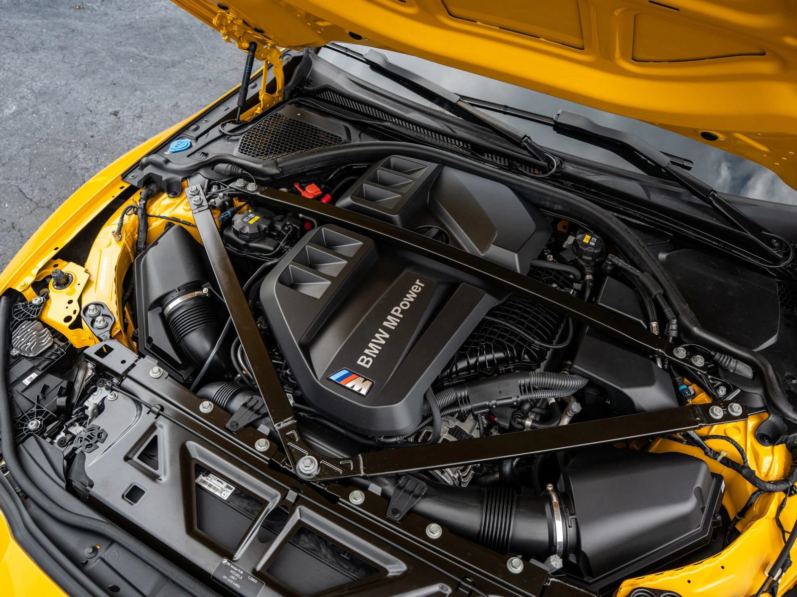 Used 2022 BMW M4 xDrive Competition w/ M Carbon Exterior Package AWD/4WD image 40