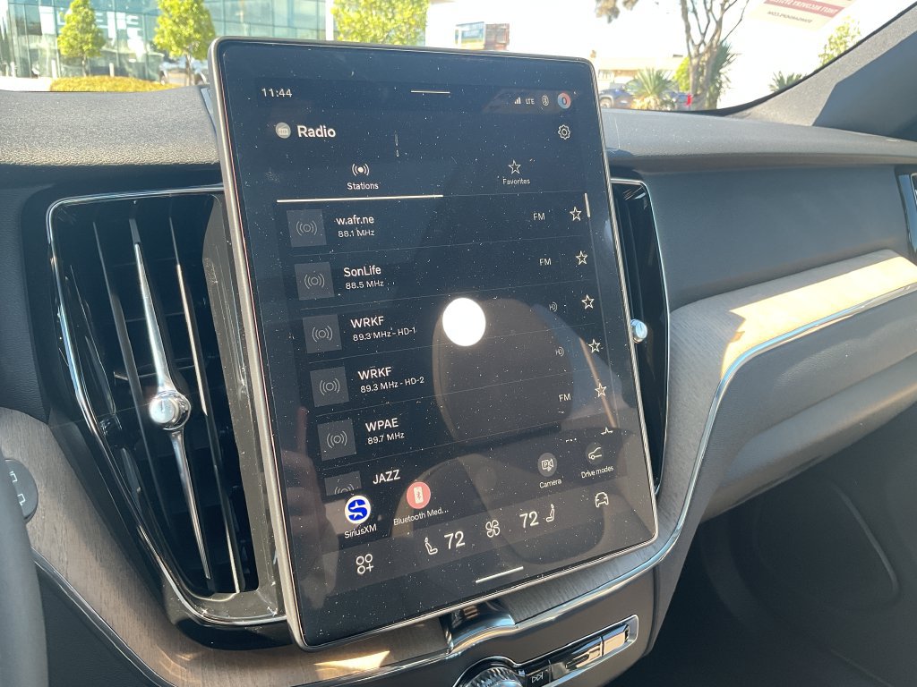 New 2027 Volvo XC60 B5 Plus AWD/4WD image 27