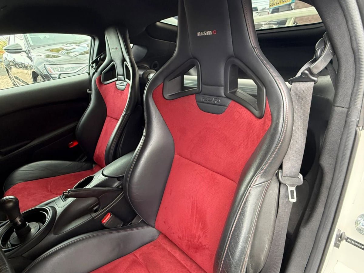 Used 2019 Nissan 370Z NISMO RWD image 38