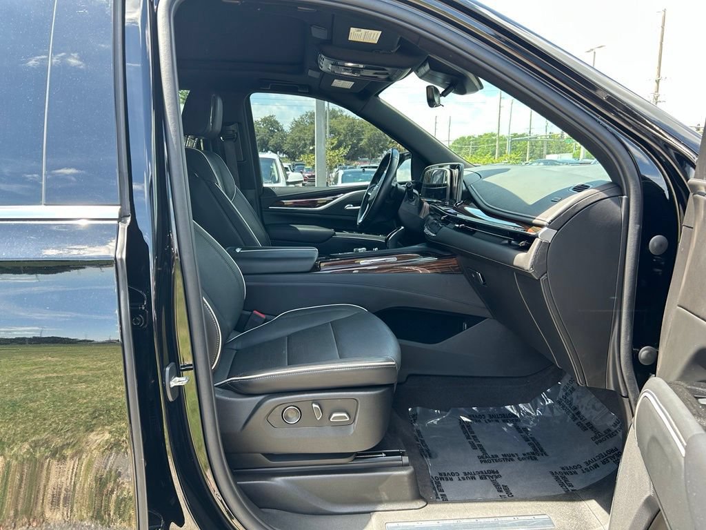 Used 2023 Cadillac Escalade Premium Luxury w/ LPO, Illumination Package AWD/4WD image 41
