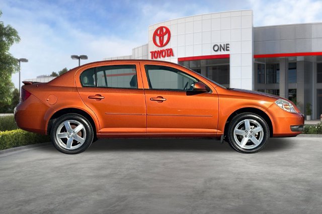 Used 2005 Chevrolet Cobalt LS w/ Preferred Equipment Group FWD image 3