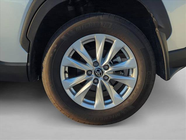Certified 2025 Toyota Corolla Cross LE FWD image 6