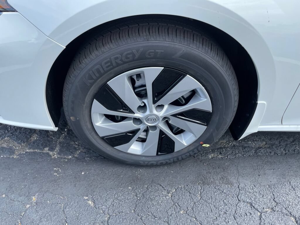 Used 2024 Nissan Altima 2.5 S FWD image 24