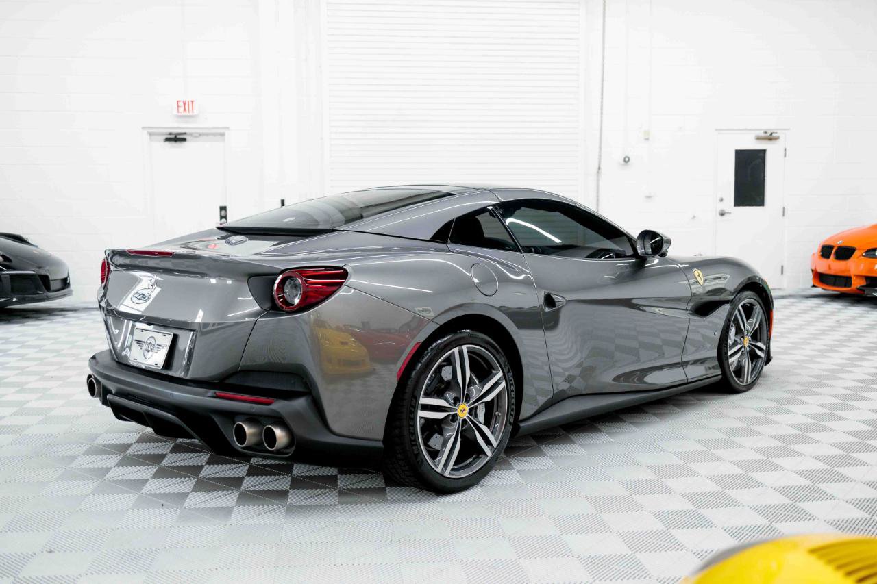 Used 2020 Ferrari Portofino RWD image 8
