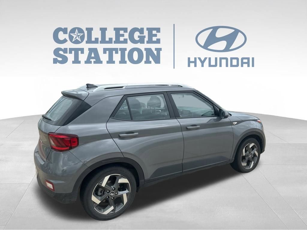 Used 2022 Hyundai Venue SEL image 5