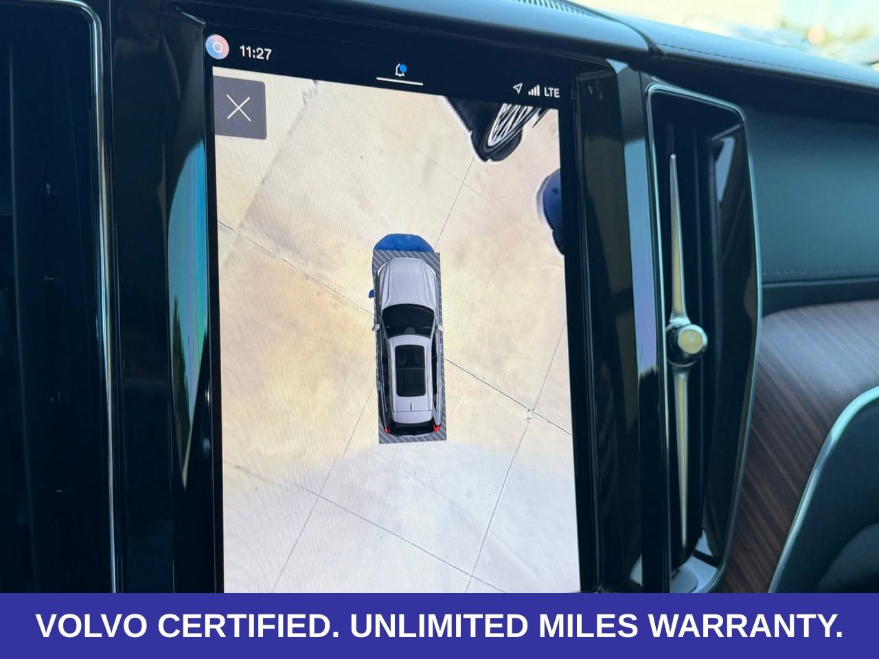 Certified 2024 Volvo XC60 T8 Ultimate w/ Protection Package Premier AWD/4WD image 24