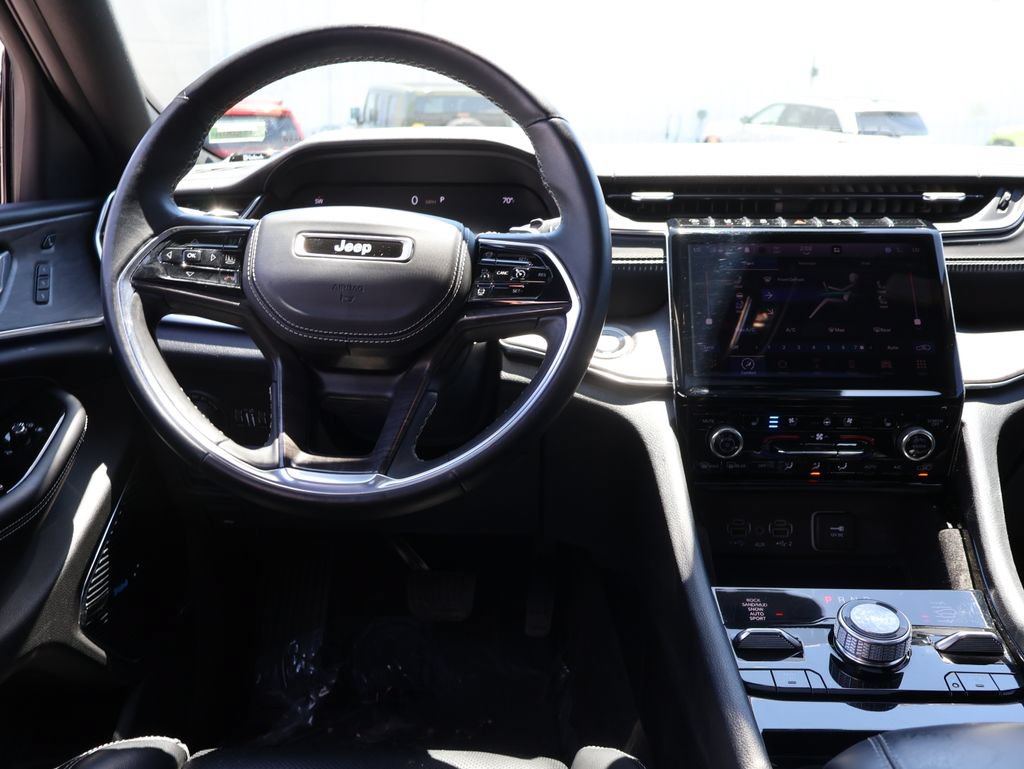 Used 2022 Jeep Grand Cherokee L Overland w/ Luxury Tech Group IV AWD/4WD image 20