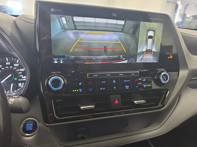 Used 2020 Toyota Highlander Platinum AWD/4WD image 14