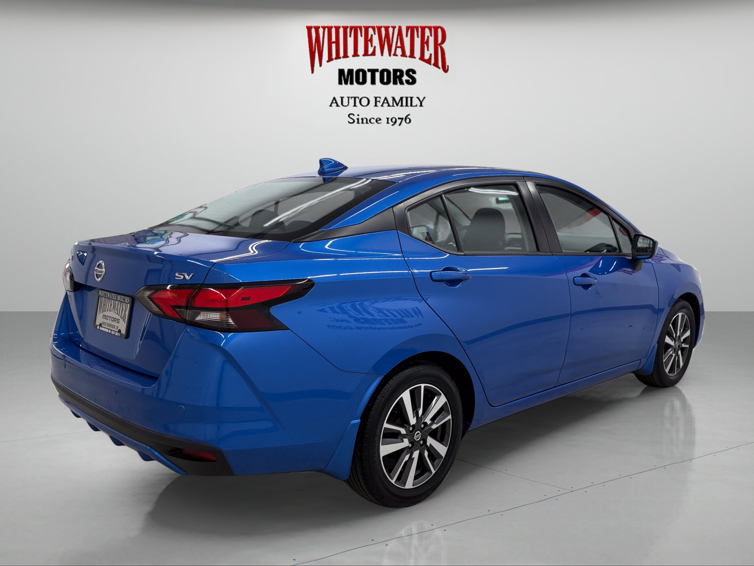 Used 2022 Nissan Versa SV w/ Trunk Package FWD image 4