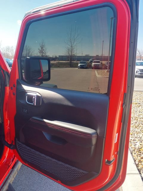 Used 2024 Jeep Gladiator Rubicon w/ Convenience Group AWD/4WD image 12
