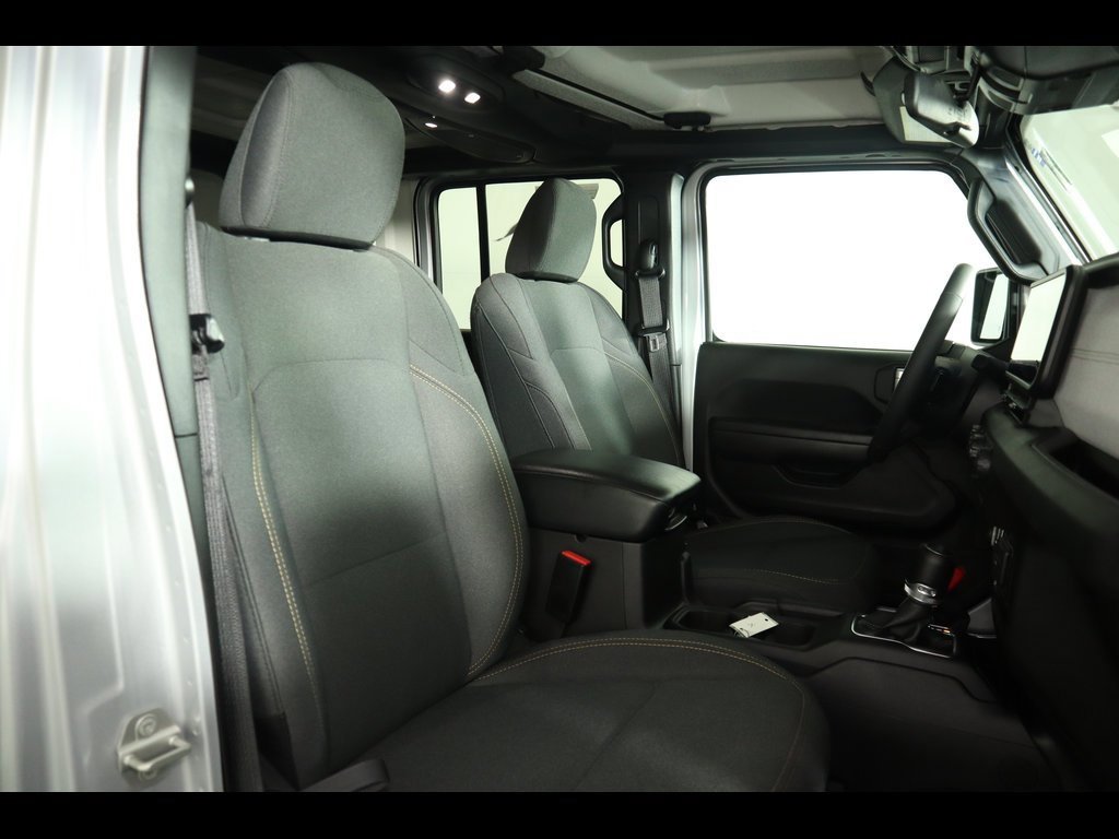 Used 2024 Jeep Wrangler Sport S image 25