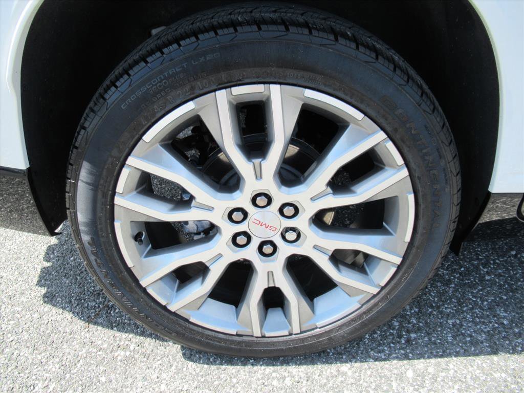 Used 2025 GMC Acadia Denali w/ Super Cruise Package image 8