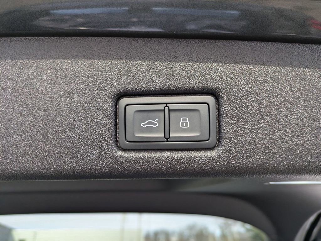 New 2025 Audi Q5 Premium Plus image 21