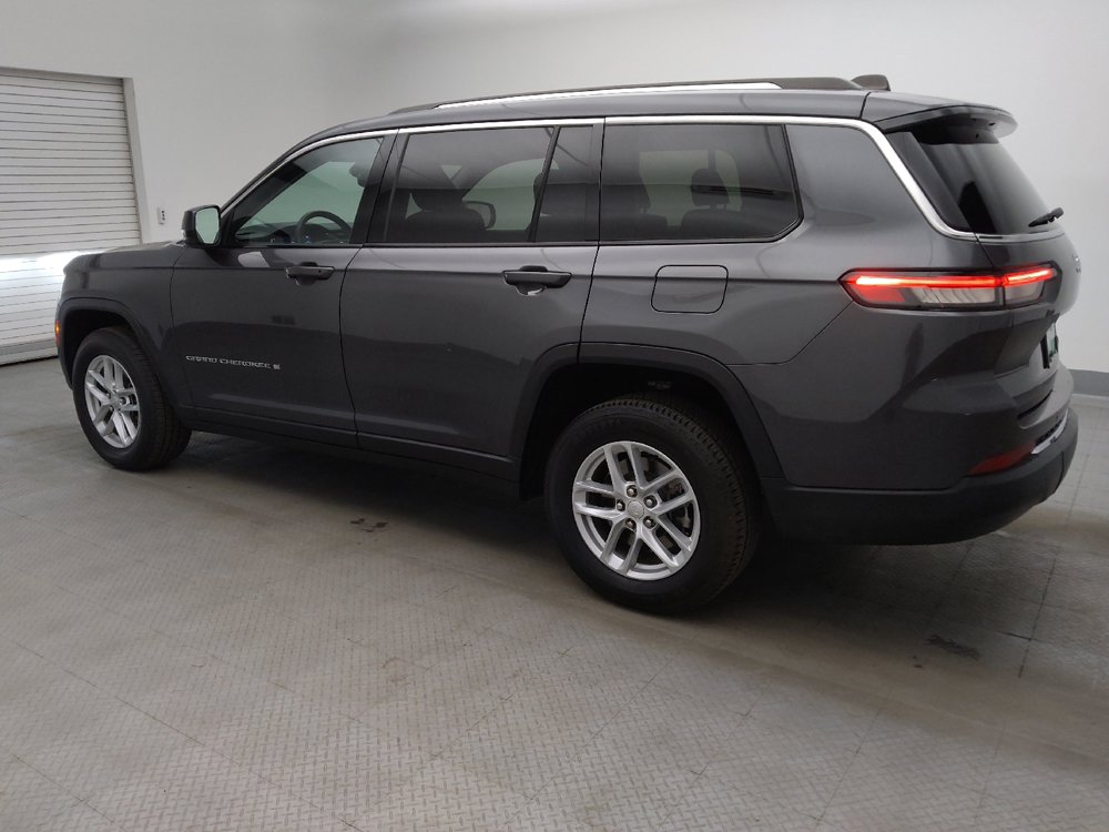 Used 2023 Jeep Grand Cherokee L Laredo RWD image 3