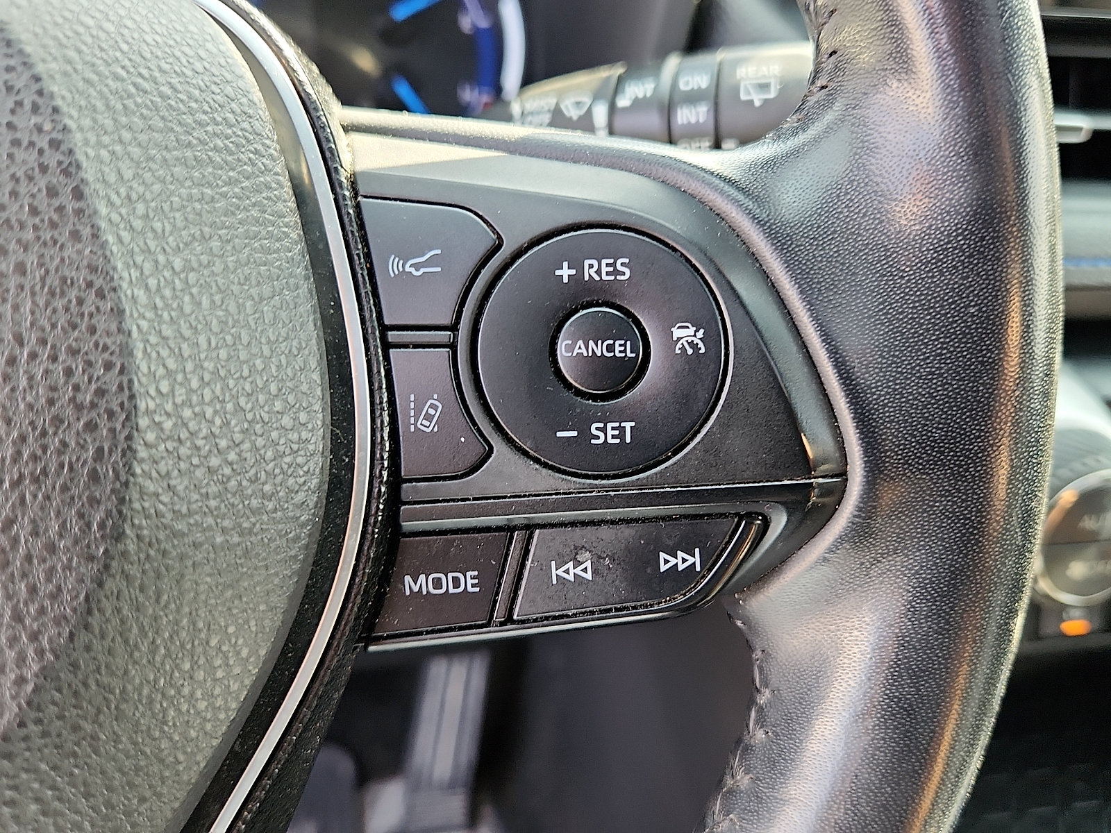 Used 2019 Toyota RAV4 XSE w/ All Weather Liner Package AWD/4WD image 23