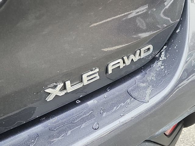 Used 2022 Toyota Highlander XLE image 12