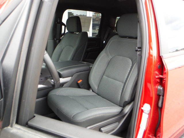 New 2026 RAM 1500 Express AWD/4WD image 4