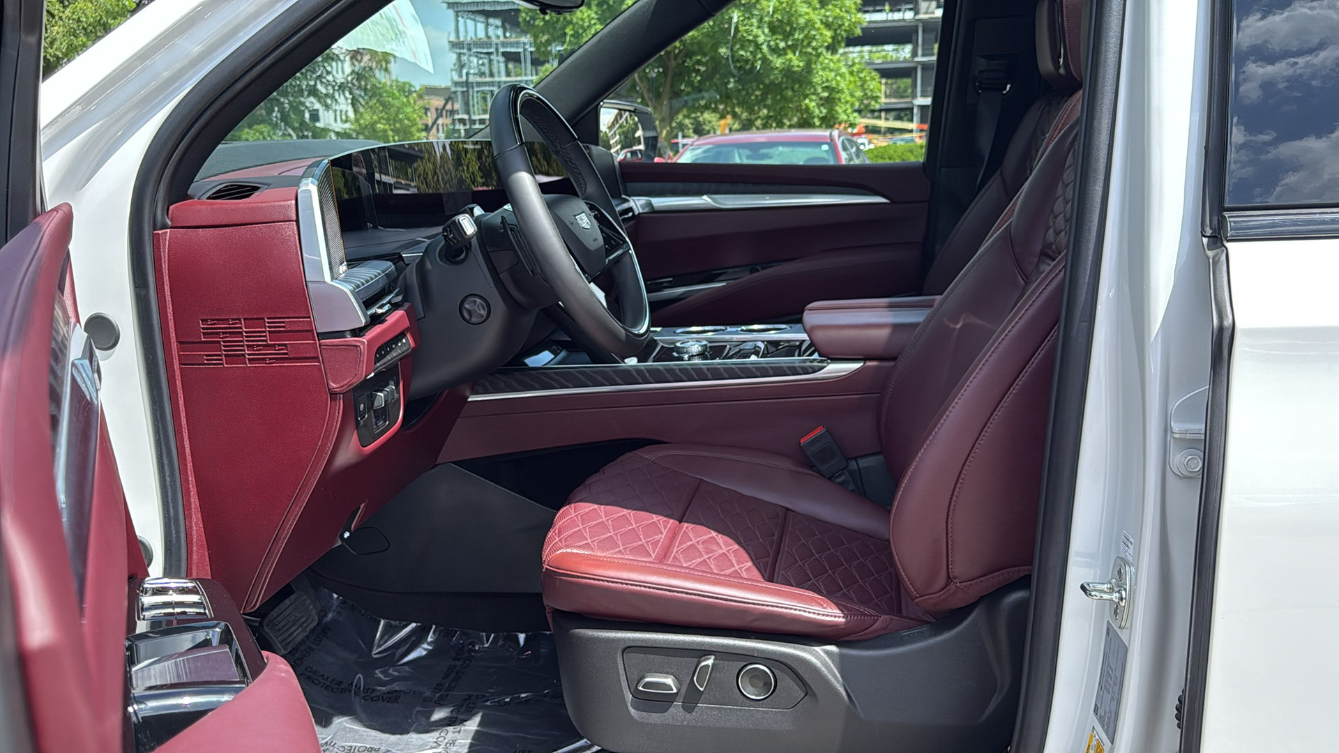 Certified 2025 Cadillac Escalade Premium Luxury w/ Touring Package AWD/4WD image 8