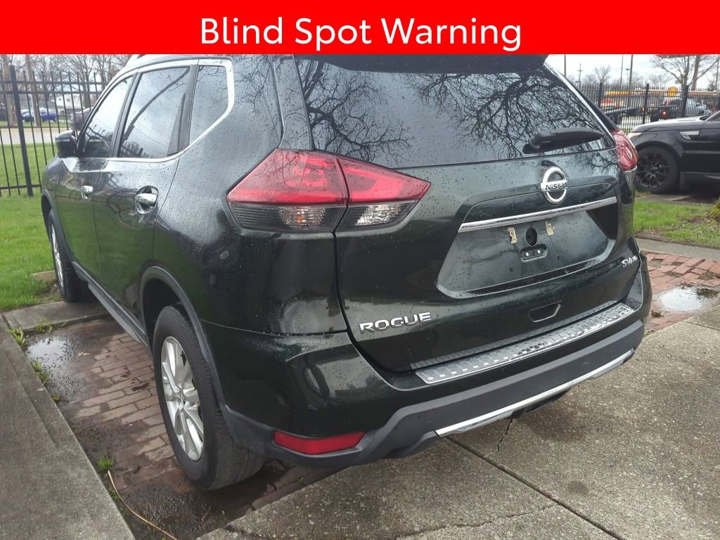 Used 2018 Nissan Rogue SV image 4