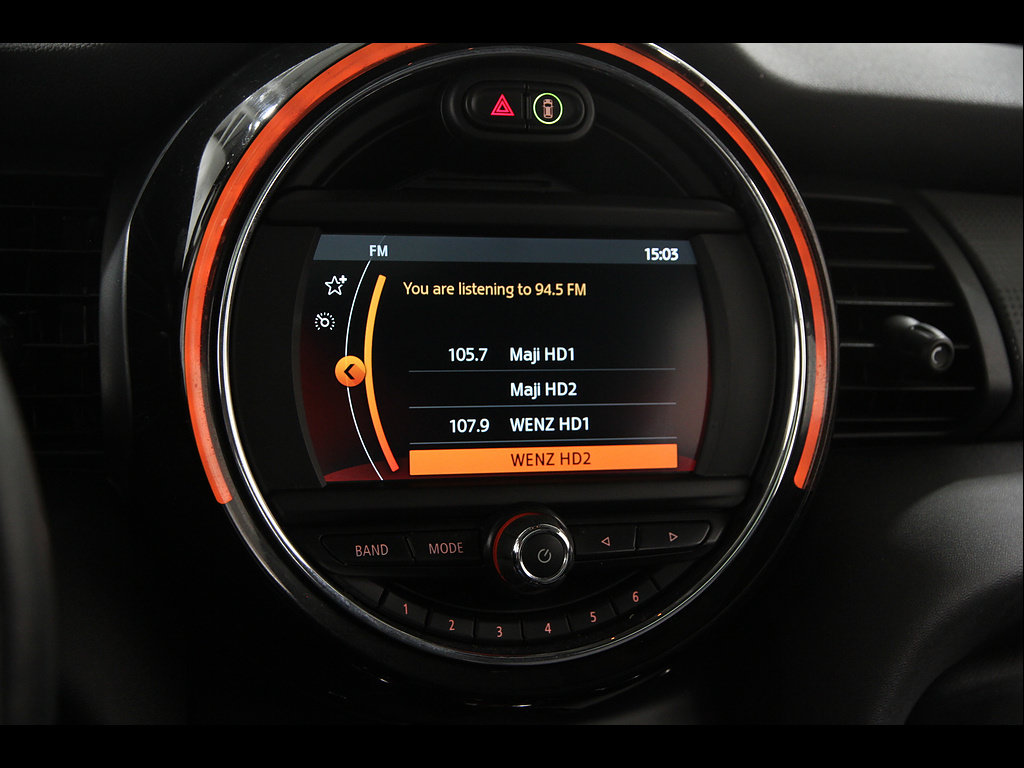 Used 2020 MINI Cooper 4-Door Hardtop FWD image 10