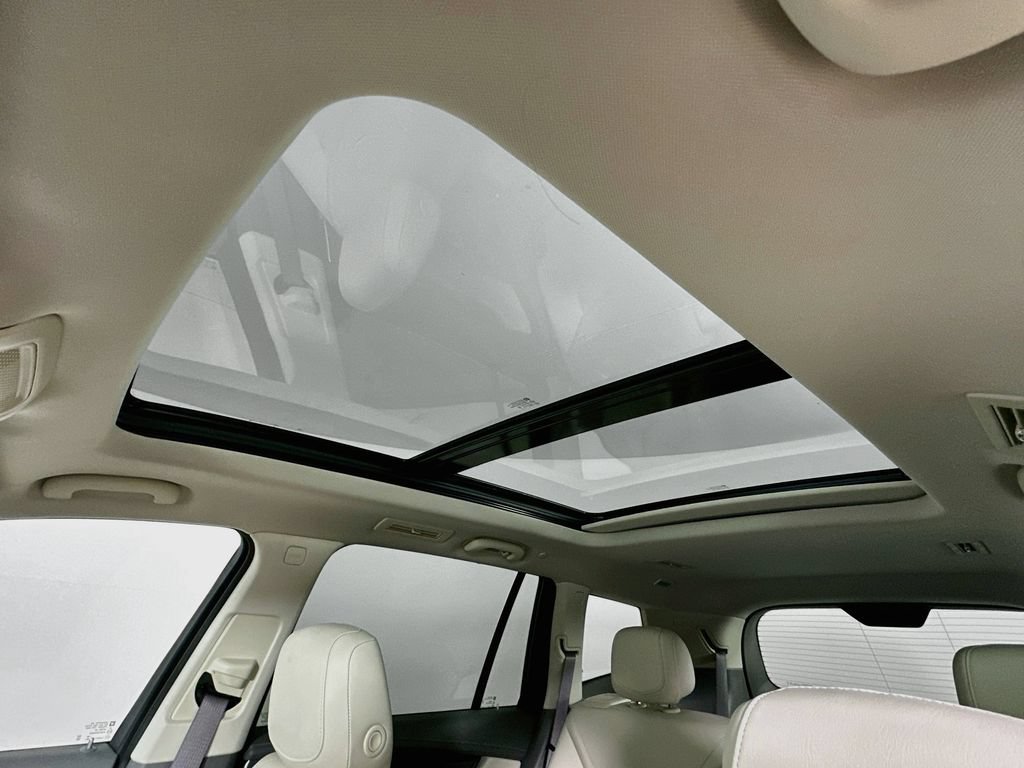 Certified 2024 Cadillac XT6 Premium Luxury w/ LPO, Floor Liner Package AWD/4WD image 27