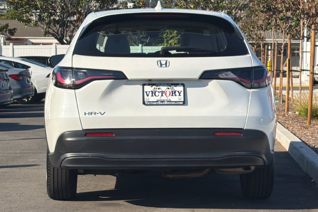 Certified 2024 Honda HR-V LX image 5