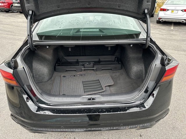 Used 2024 Nissan Altima 2.5 SR w/ SR Premium Package image 10