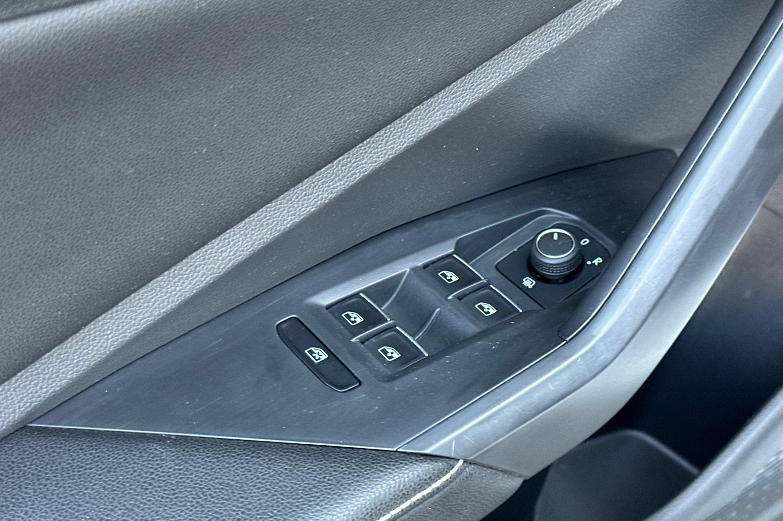 Used 2025 Volkswagen Jetta Sport FWD image 11