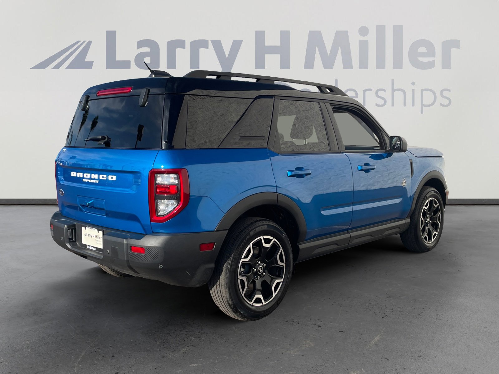 New 2025 Ford Bronco Sport Outer Banks image 5