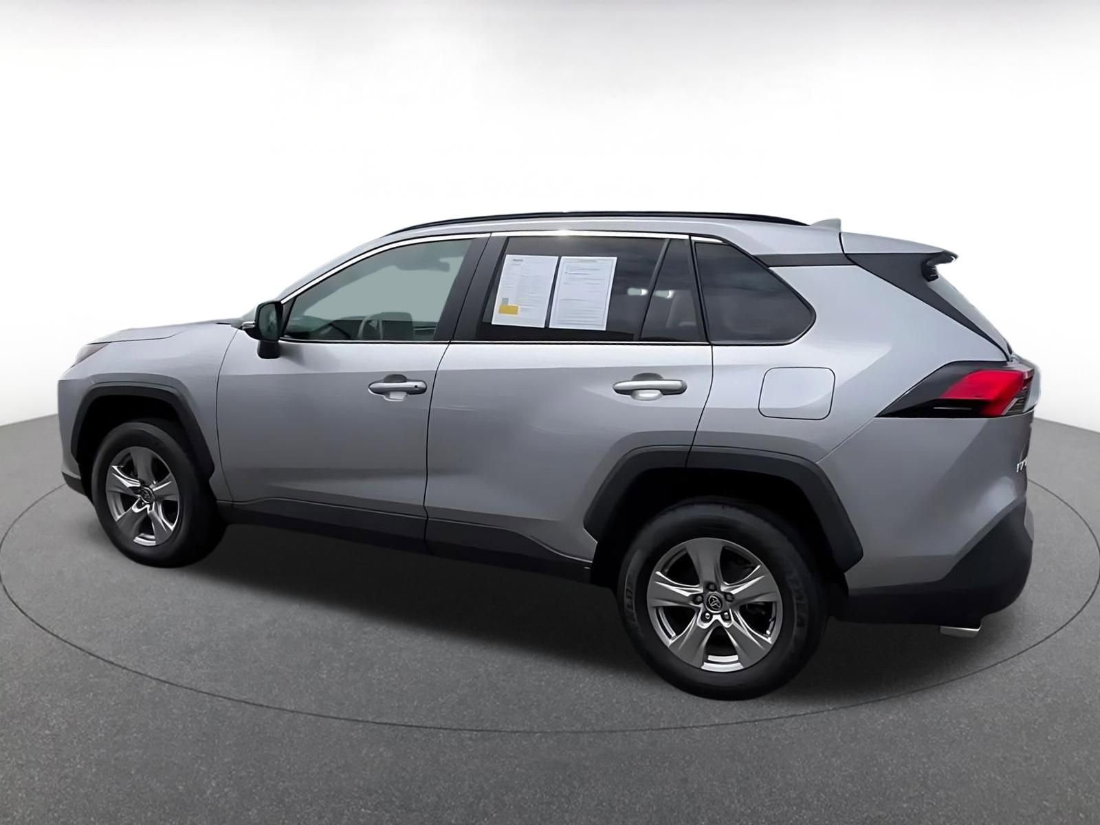 Used 2025 Toyota RAV4 XLE w/ Convenience Package AWD/4WD image 10