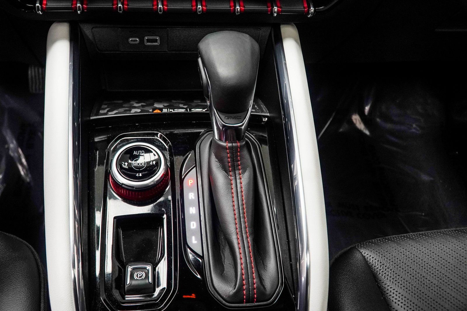 Used 2024 GMC Canyon AT4X image 19