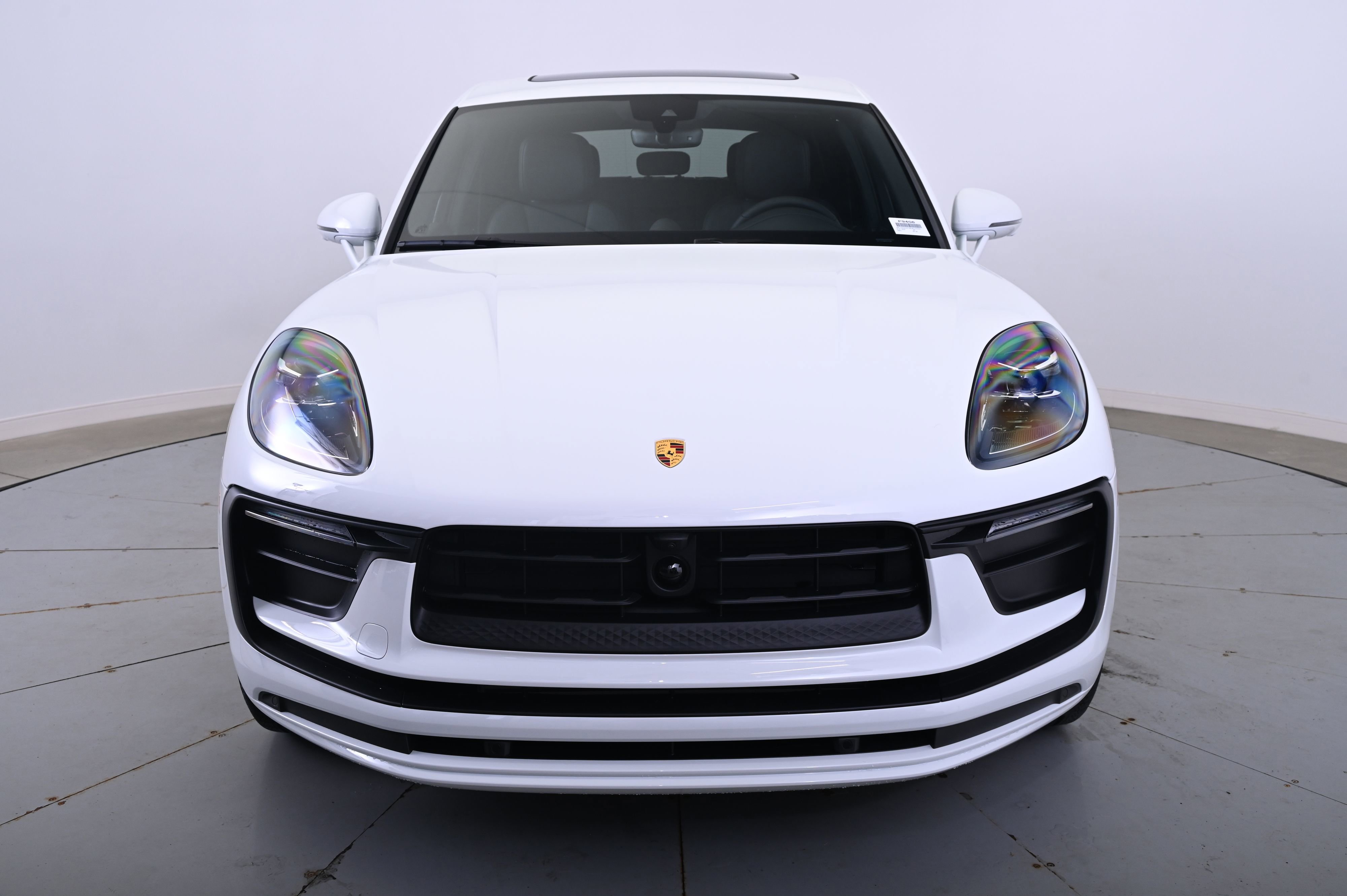 Certified 2025 Porsche Macan image 10