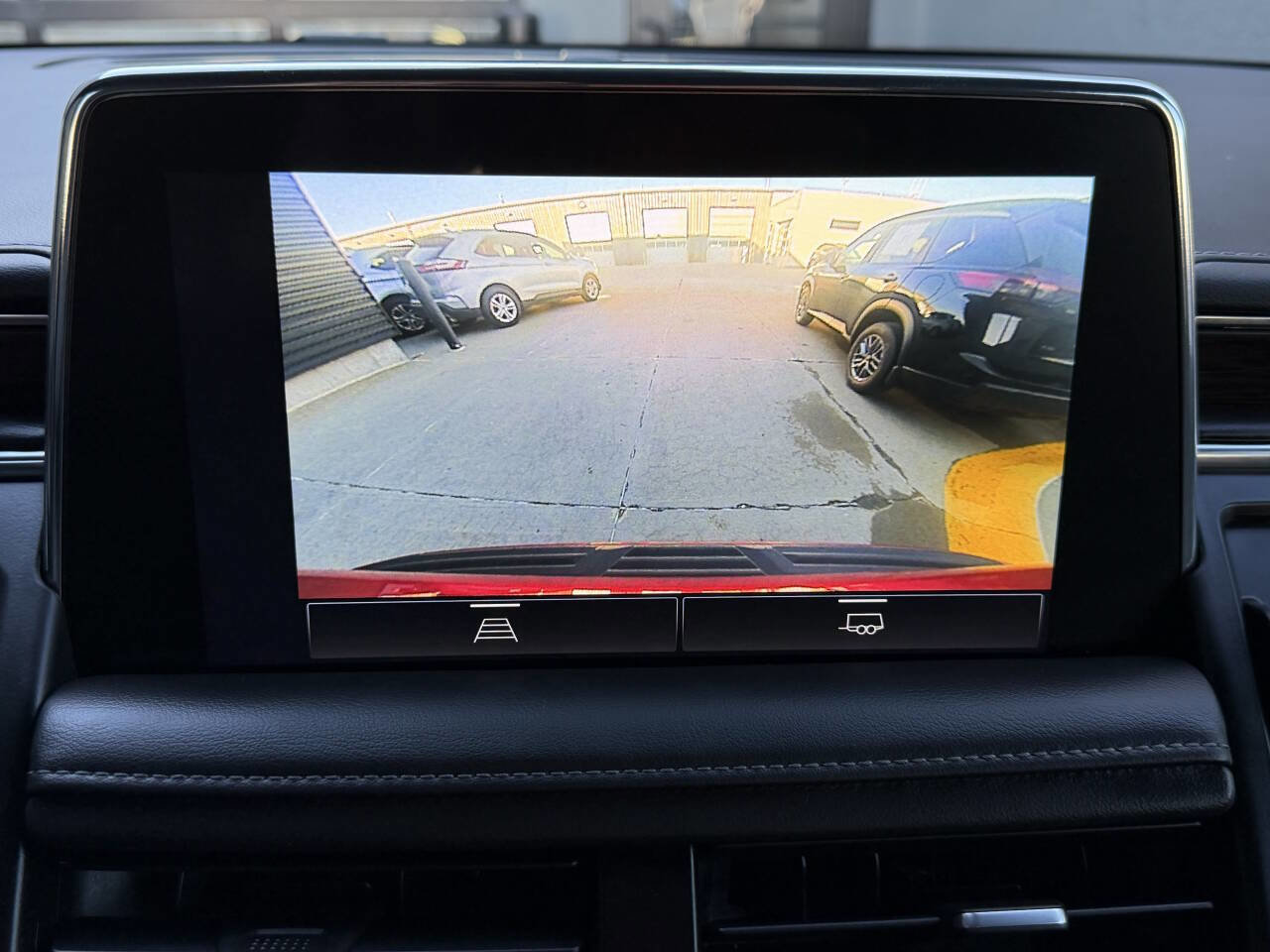 Used 2022 Chevrolet Tahoe Z71 image 30