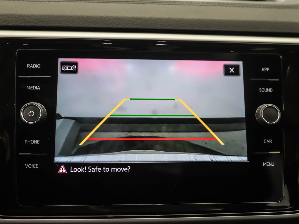 Used 2023 Volkswagen Atlas SE w/ Panoramic Sunroof Package image 17