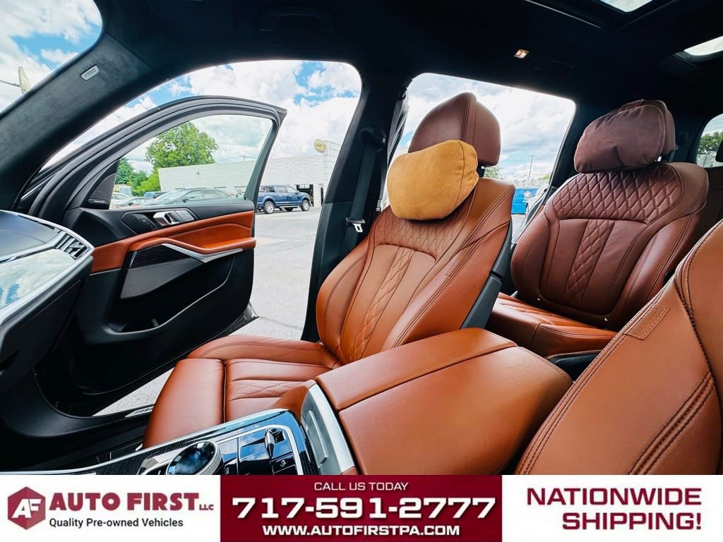 Used 2022 BMW X7 M50i w/ Executive Package image 18
