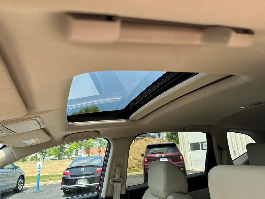 Used 2017 Honda CR-V Touring image 31