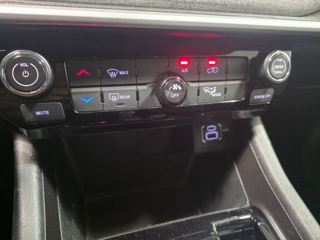 Used 2023 Jeep Compass Latitude AWD/4WD image 19