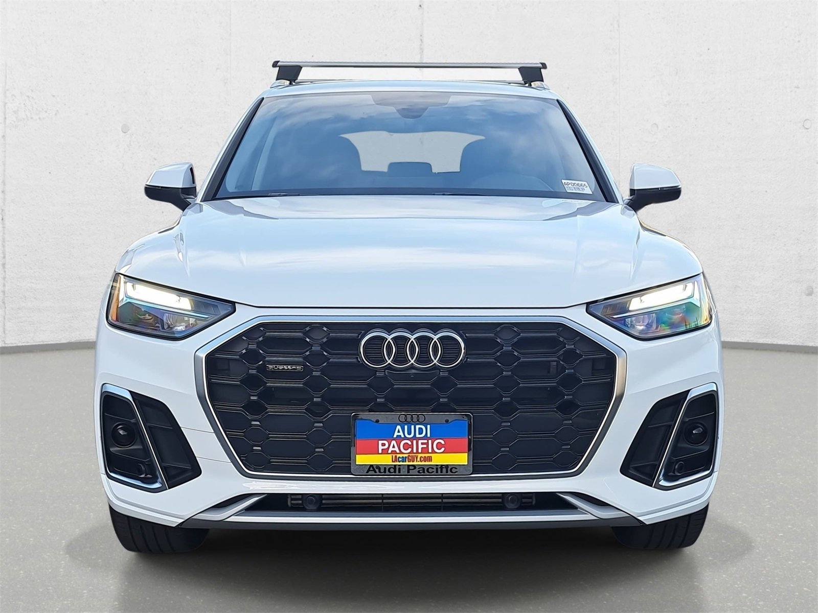 Used 2024 Audi Q5 2.0T Premium Plus w/ Premium Plus Package image 2