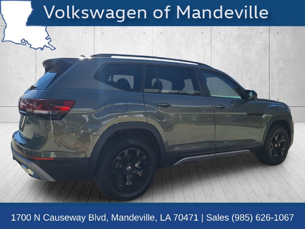 Used 2025 Volkswagen Atlas Peak Edition SE AWD/4WD image 5