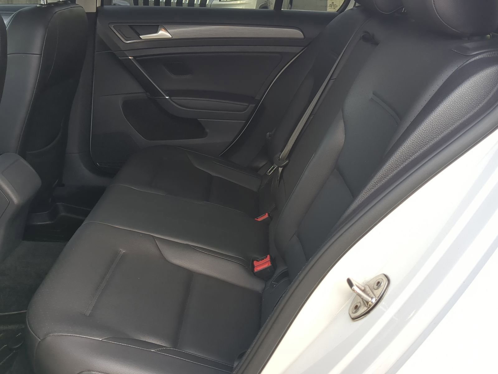 Used 2021 Volkswagen Golf 4-Door image 20