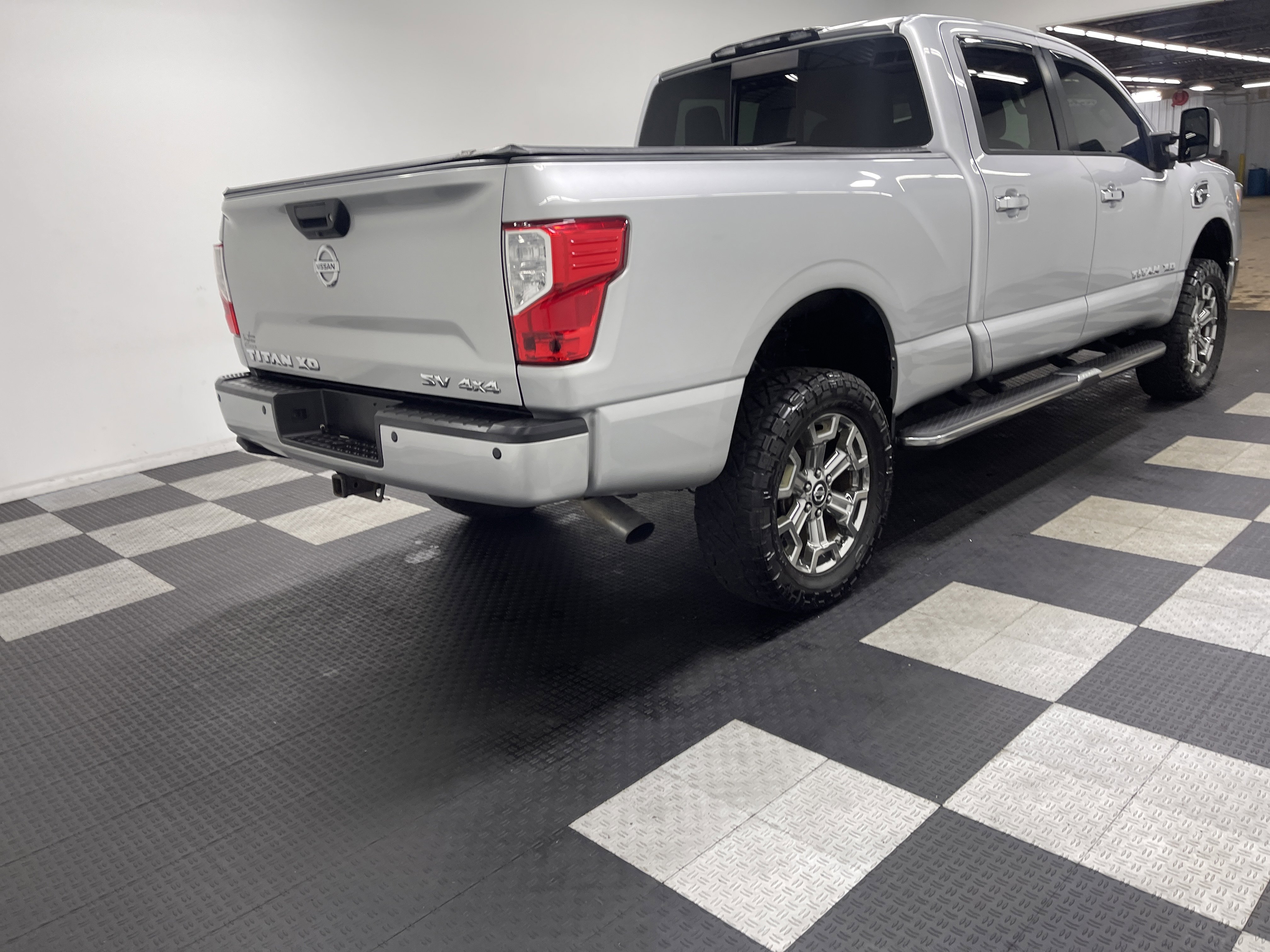 Used 2018 Nissan Titan SV w/ SV Convenience Package AWD/4WD image 5