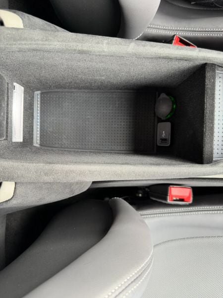 Used 2021 Ferrari Roma RWD image 32