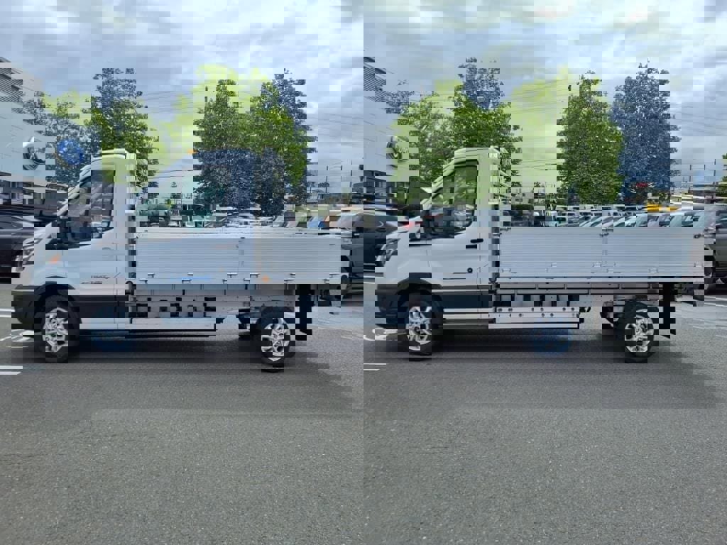 New 2023 Ford E-Transit image 23