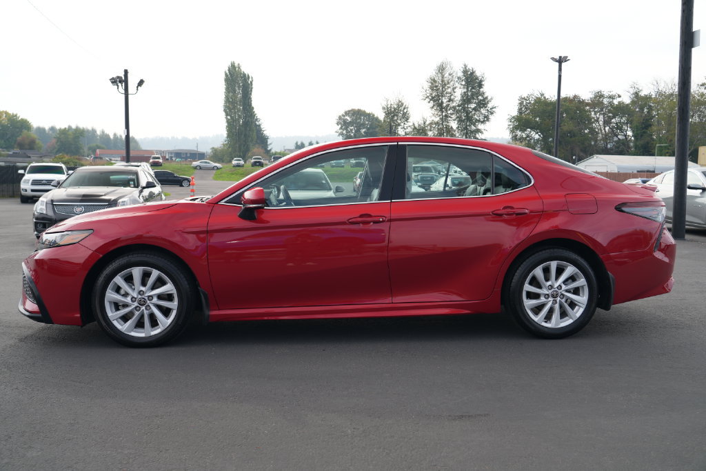 Used 2023 Toyota Camry SE FWD image 12