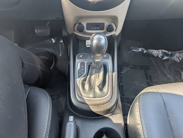 Used 2013 Kia Soul ! w/ Premium Pkg FWD image 13