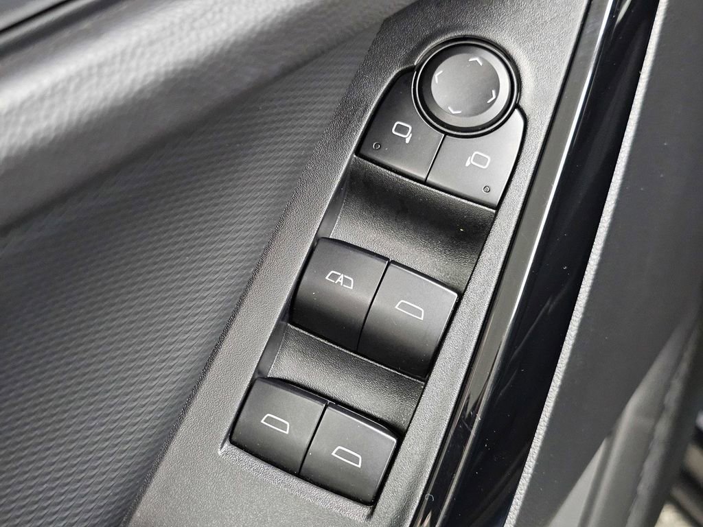 Used 2025 Chevrolet Equinox LT FWD image 27