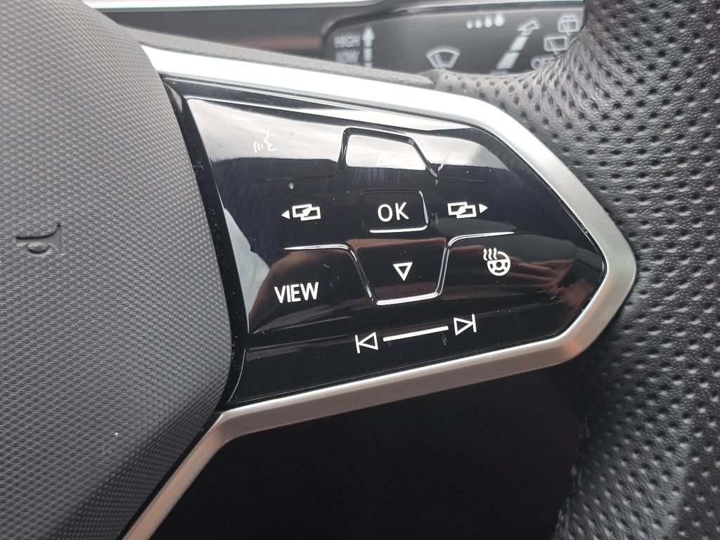 Used 2024 Volkswagen Tiguan SEL R-Line AWD/4WD image 14
