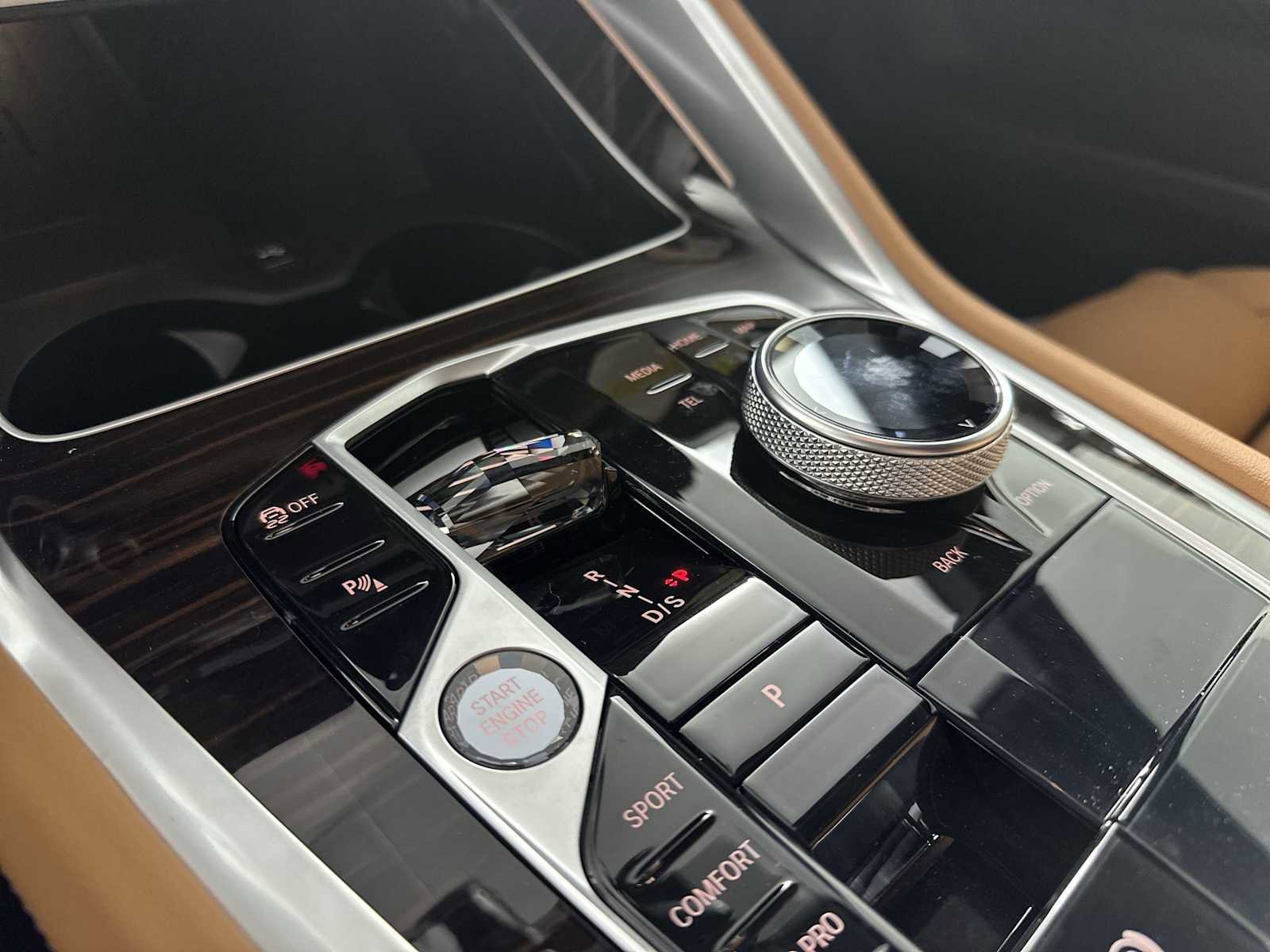 New 2026 BMW X6 xDrive40i w/ Executive Package image 16