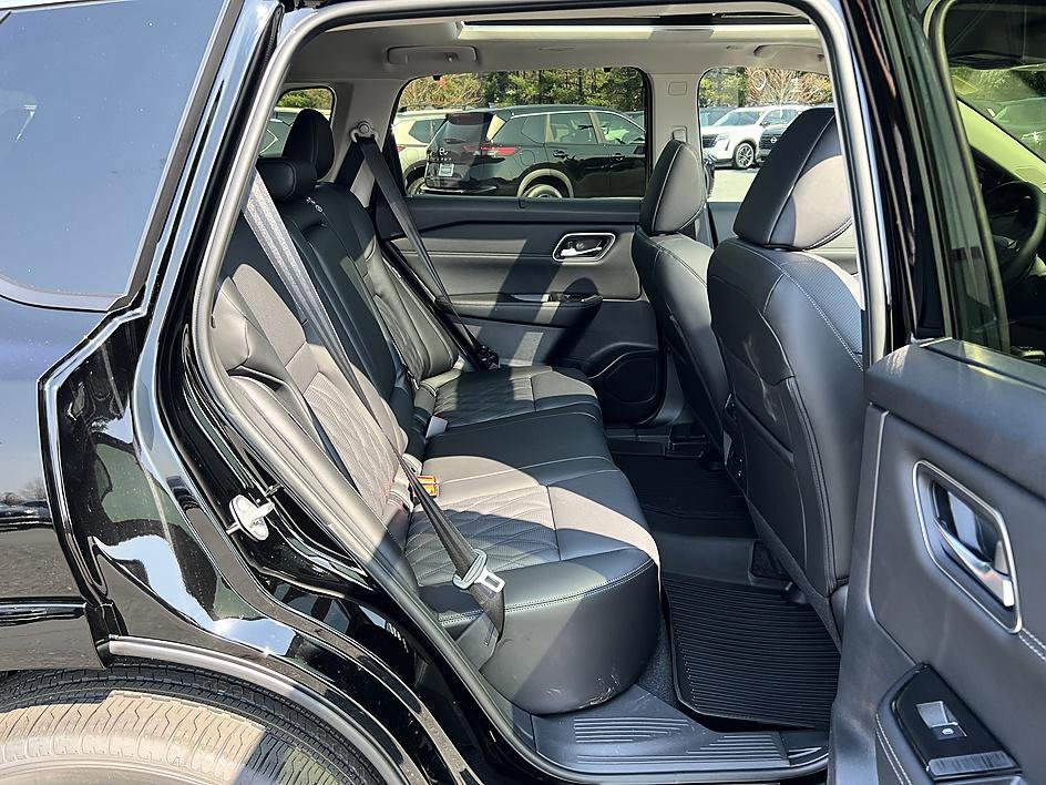 New 2026 Nissan Rogue Platinum image 26